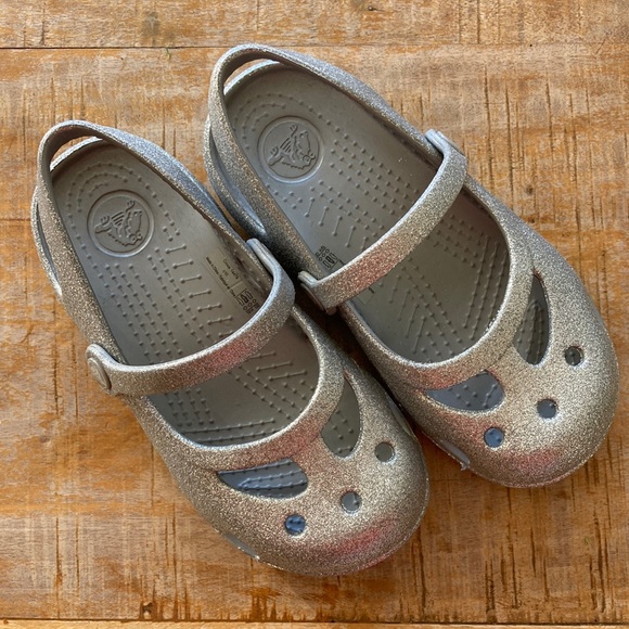 CROCS Other - Crocs girls shoes size 10
